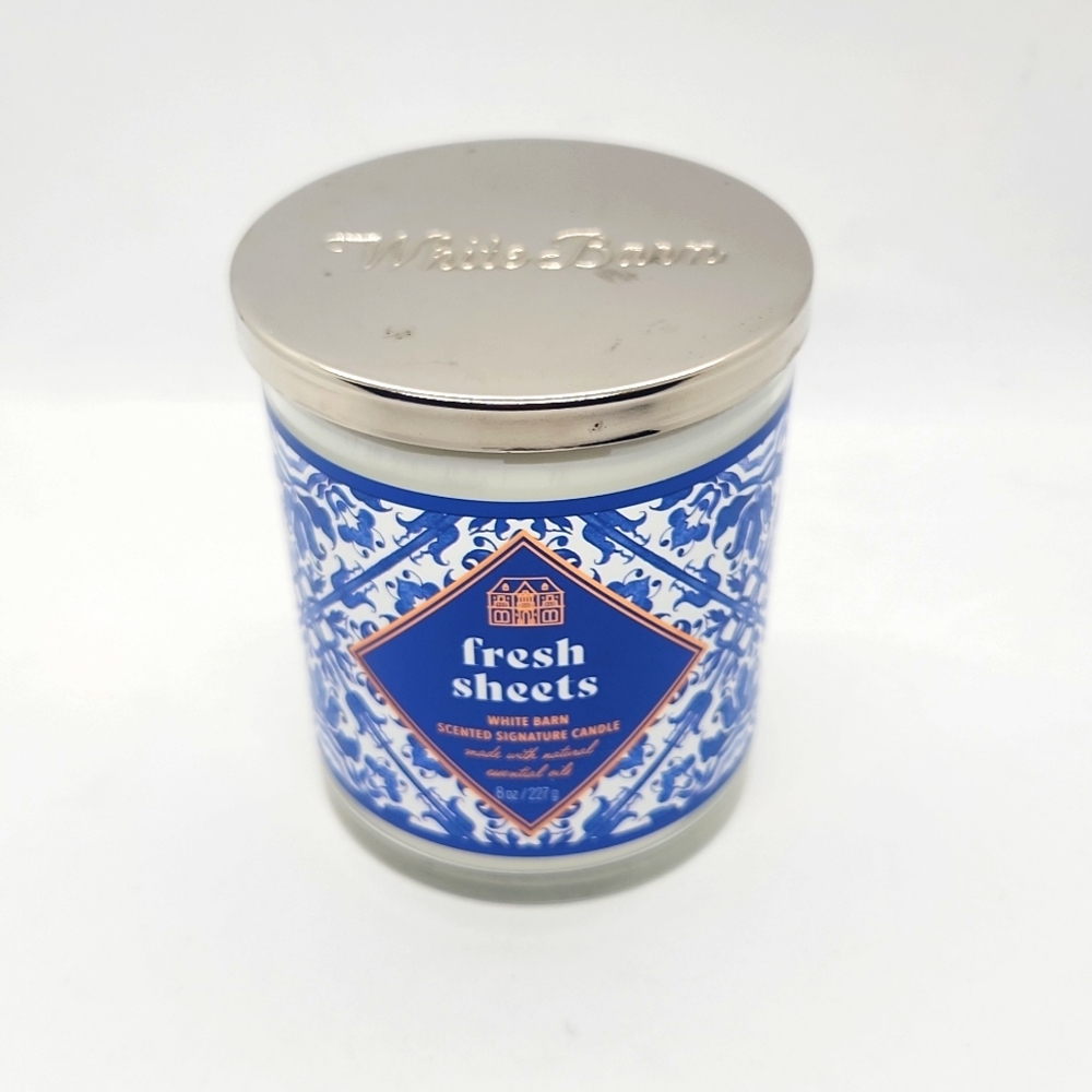NEW White Barn BBW Fresh Sheets Scented Signature 8oz. Candle